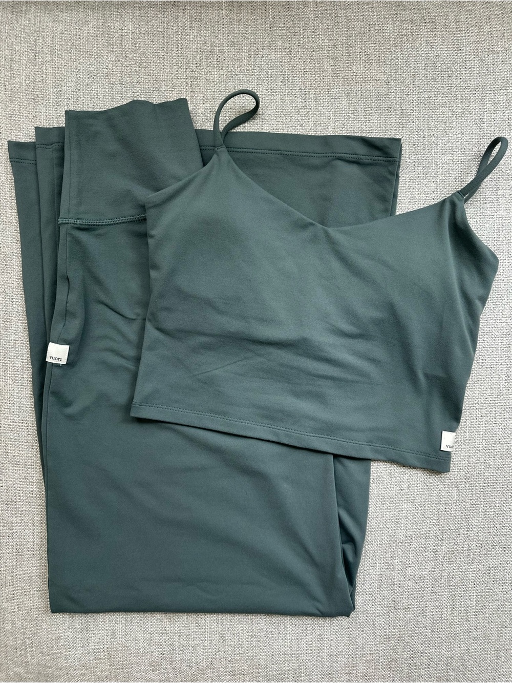 Vuori SET - Halo Easy Pants & Halo Cami